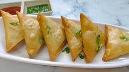 Smokey Chicken Samosa